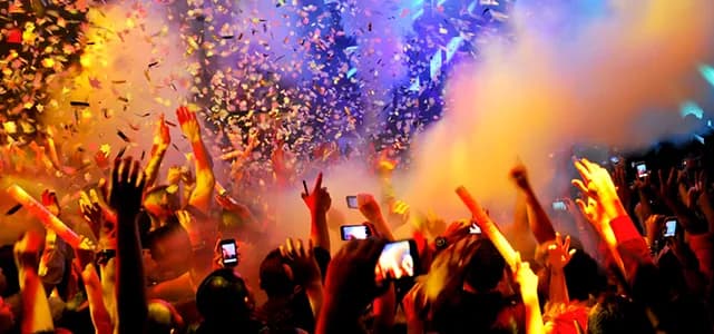 After-Work-Momente, die Berlin bewegen, als Teamevent und exklusiv für geschlossene Guppen für 20 bis 120 Personen in der Eventlocation Vivont Berlin