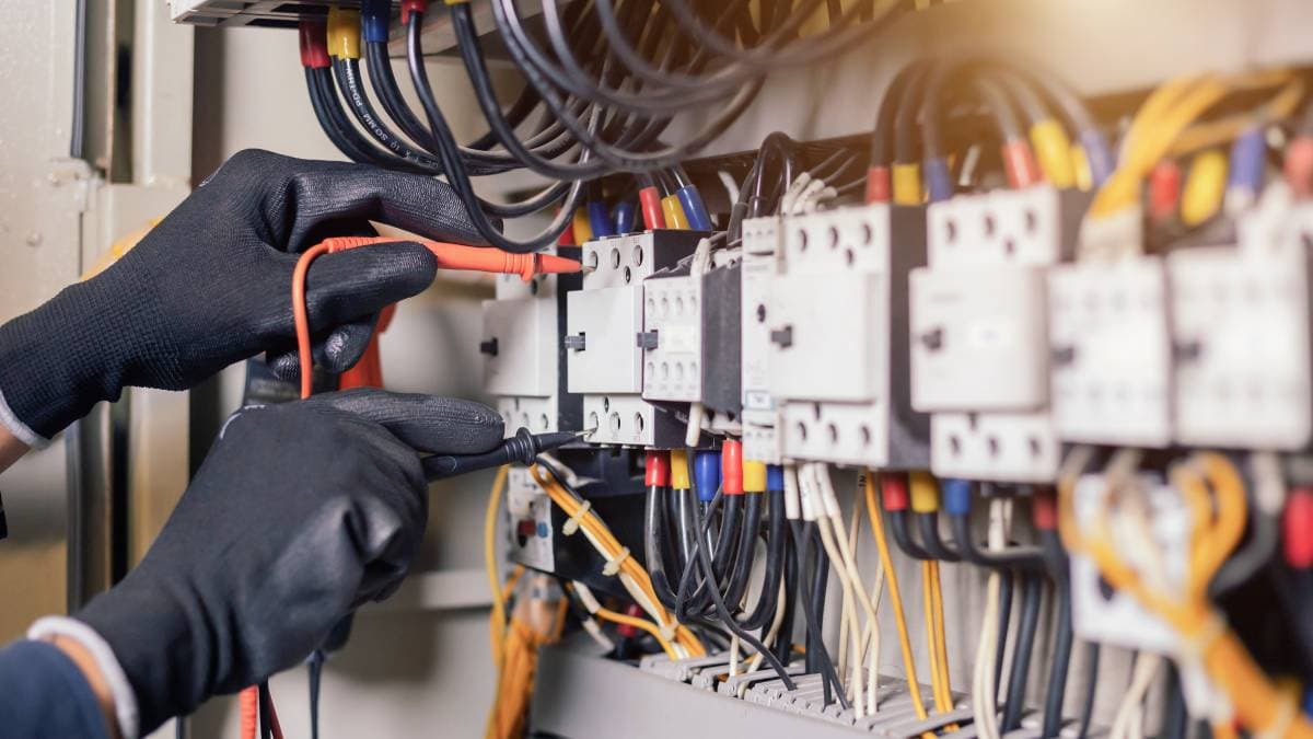 Bedeutung der DGUV V3 Prüfung für den Arbeitsschutz