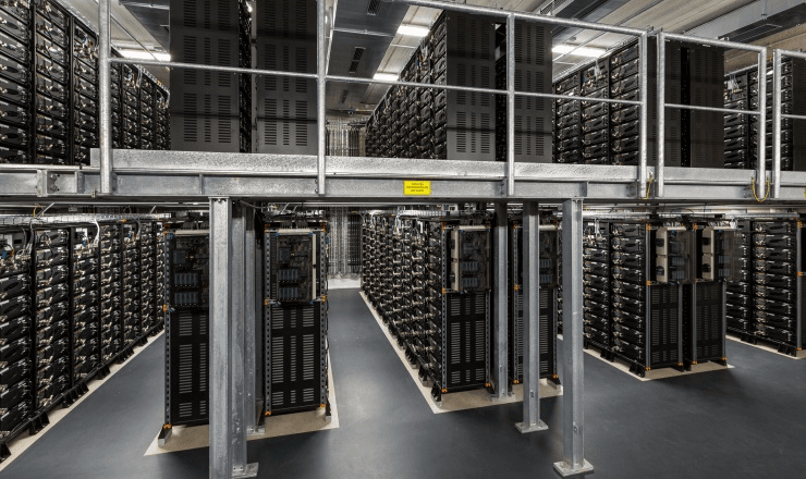 Batteriespeicher-Systeme im Vergleich: Kapazität, Leistung und Effizienz