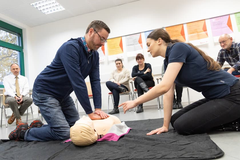 Erste-Hilfe Kurs München: Wissen, das Leben rettet