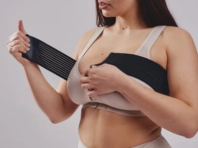 Bruststraffung mit Eigengewebe statt Implantaten: Ein Blick auf die Autoaugmentation und den inneren BH