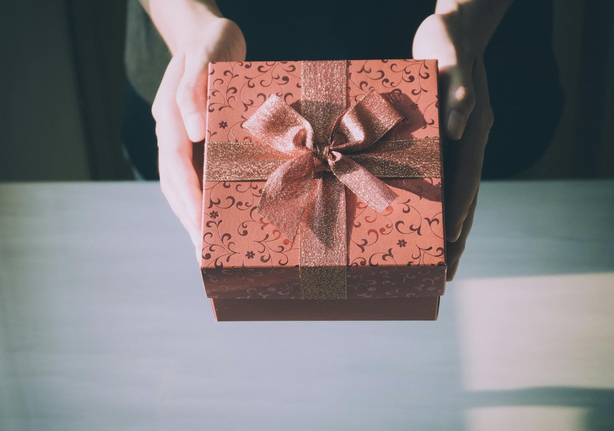 Geschenke zur Geburt: Überraschen Sie die frischgebackenen Eltern mit einem einzigartigen Präsent