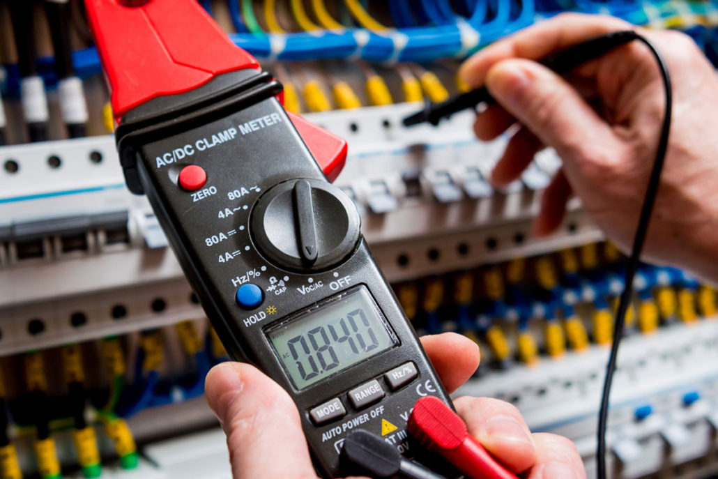 Die Prüfung ortsfester elektrischer Anlagen und ihre Bedeutung für Unternehmen