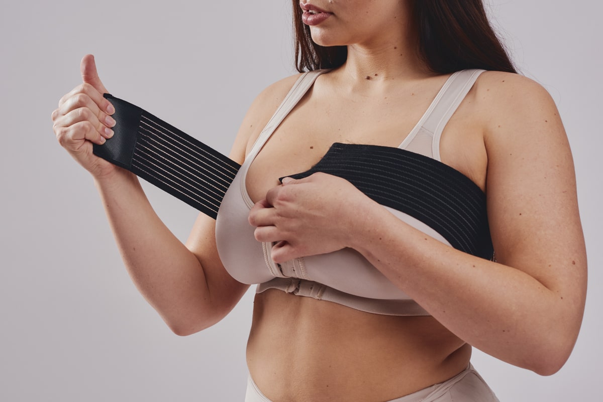 Bruststraffung mit Eigengewebe statt Implantaten: Ein Blick auf die Autoaugmentation und den inneren BH